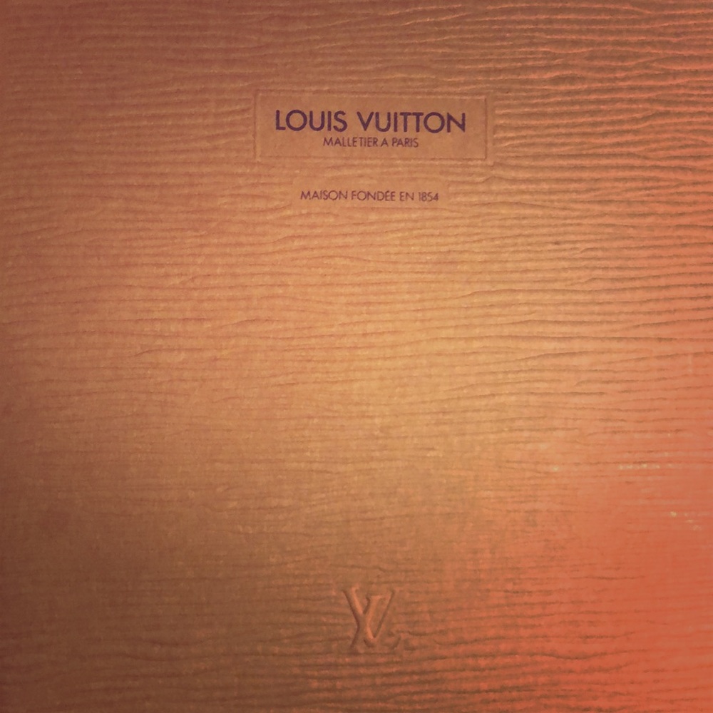 Louis Vuitton 6 key holder